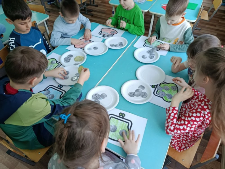 Прошли уроки на тему: «Бюджет для граждан», «Инициативное бюджетирование», «Планирование семейного бюджета», «Программа долгосрочных сбережений».